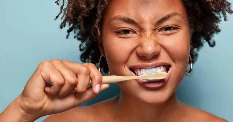 How to Choose the Right Toothbrush for Your Needs
